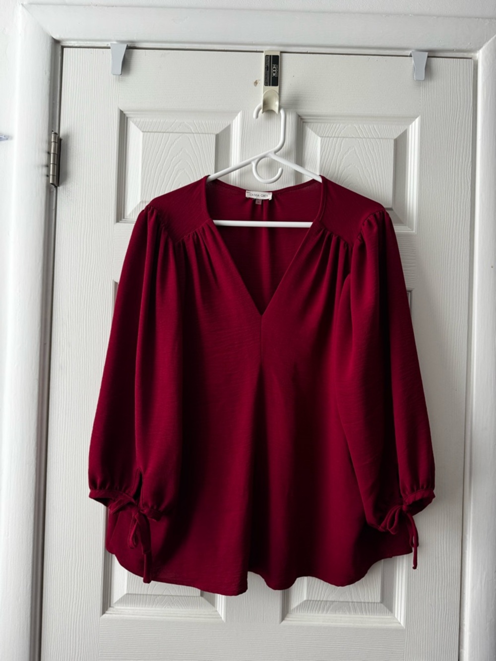 Women's V-Neck Long Sleeve Blouse in Ref — Classic Work-to-Weekend Top